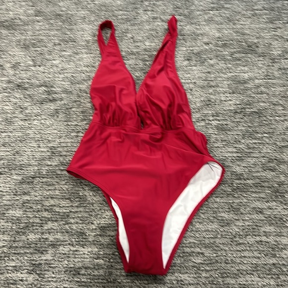 Pending- Cupshe strappy bathing suit with ties - Picture 4 of 4